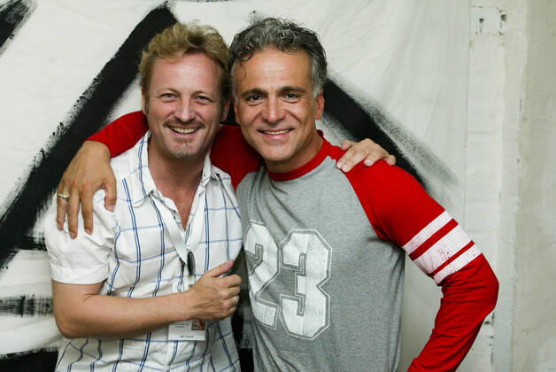 Nino de Angelo presentation Back to front Gloria Theater The German pop singer Nino de Angelo on the right and an employee of the Gloria Theater on the left, Cologne North Rhine-Westphalia Germany Copyright: ZIKxImages UnitedArchives00017365 EDITORIAL USE ONLY