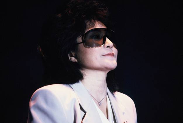 TV show Mensch Meier, 27 02 1986 The Japanese American artist, filmmaker, experimental composer and singer in the German TV show Mensch Meier, Cologne North Rhine-Westphalia Germany Copyright: ZIKxImages UnitedArchives00021651 EDITORIAL USE ONLY