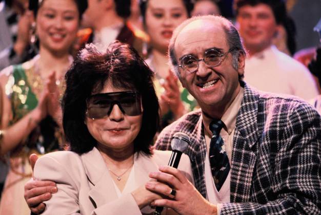 Mensch Meier TV broadcast from 27 02 1986 The Japanese American artist, filmmaker, experimental composer and singer Yoko Ono in the German TV broadcast Mensch Meier , Cologne North Rhine-Westphalia Germany Copyright: ZIKxImages UnitedArchives00021676 EDITORIAL USE ONLY