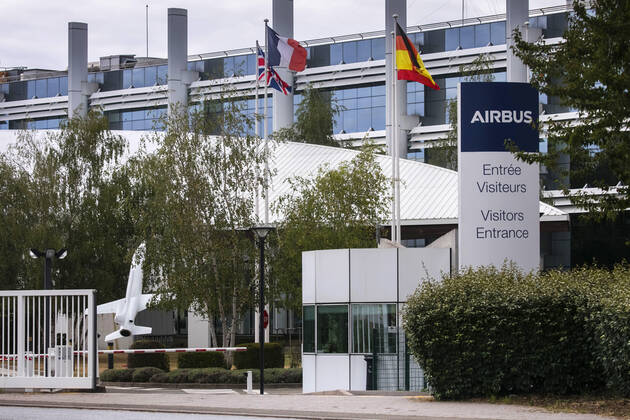 Elancourt, France July 2, 2020 - Illustration of the Airbus Defence And Space Aeronautical Industry Site. European aircraft manufacturer Airbus announced Tuesday that it will cut 15,000 jobs over the next year, as the airline industry faces unprecedented losses due to the COVID-19 pandemic AIRBUS, ECONOMIE, LOGO, GENERIQUE, ILLUSTRATION, AERONAUTIQUE, AVIATION, ENTREPRISE, LICENCIEMENTS, PLAN SOCIAL, CRISE ECONOMIQUE, YVELINES, CONSTRUCTEUR AERONAUTIQUE, AVIONS DE LIGNE, EMPLOI, CHOMAGE, INDUSTRIE FRANCAISE, GROUPE INDUSTRIEL, TRANSPORT AERIEN, CONJONCTURE, MULTINATIONALE, SUPPRESSIONS DE POSTES Copyright: xVincentxIsorex