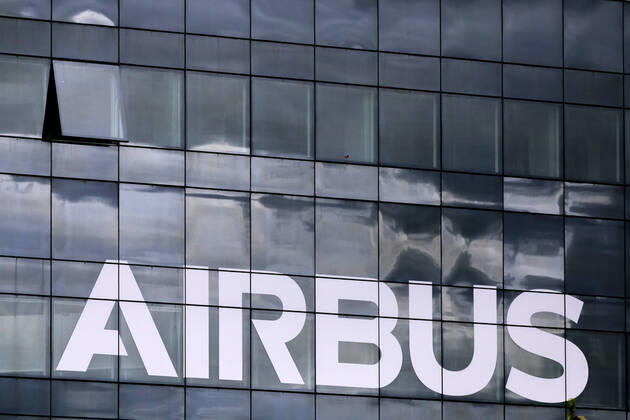 Elancourt, France July 2, 2020 - Illustration of the Airbus Defence And Space Aeronautical Industry Site. European aircraft manufacturer Airbus announced Tuesday that it will cut 15,000 jobs over the next year, as the airline industry faces unprecedented losses due to the COVID-19 pandemic AIRBUS, ECONOMIE, LOGO, GENERIQUE, ILLUSTRATION, AERONAUTIQUE, AVIATION, ENTREPRISE, LICENCIEMENTS, PLAN SOCIAL, CRISE ECONOMIQUE, YVELINES, CONSTRUCTEUR AERONAUTIQUE, AVIONS DE LIGNE, EMPLOI, CHOMAGE, INDUSTRIE FRANCAISE, GROUPE INDUSTRIEL, TRANSPORT AERIEN, CONJONCTURE, MULTINATIONALE, SUPPRESSIONS DE POSTES Copyright: xVincentxIsorex
