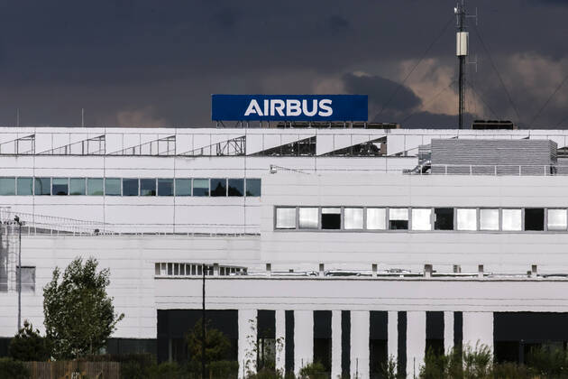 Elancourt, France July 2, 2020 - Illustration of the Airbus Defence And Space Aeronautical Industry Site. European aircraft manufacturer Airbus announced Tuesday that it will cut 15,000 jobs over the next year, as the airline industry faces unprecedented losses due to the COVID-19 pandemic AIRBUS, ECONOMIE, LOGO, GENERIQUE, ILLUSTRATION, AERONAUTIQUE, AVIATION, ENTREPRISE, LICENCIEMENTS, PLAN SOCIAL, CRISE ECONOMIQUE, YVELINES, CONSTRUCTEUR AERONAUTIQUE, AVIONS DE LIGNE, EMPLOI, CHOMAGE, INDUSTRIE FRANCAISE, GROUPE INDUSTRIEL, TRANSPORT AERIEN, CONJONCTURE, MULTINATIONALE, SUPPRESSIONS DE POSTES Copyright: xVincentxIsorex