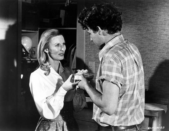 OSCARS: Beste Nebendarstellerin, Preisträgerinnen 1971-1980 THE LAST PICTURE SHOW Cloris Leachman and Timothy Bottoms Date: 1971. Strictly editorial use only in conjunction with the promotion of the film. Credit line mandatory. This image is copyright of the film company and is supplied under the terms of issue as film still. No commercial or book cover use permitted without prior consent from the film company.  Mandatory credit line: Image courtesy Columbia Pictures Ronald Grant Archive Mary Evans