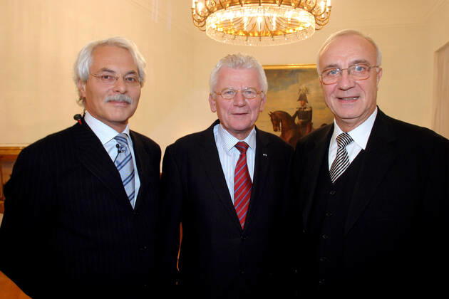 Media Prize Civis 04 11 2003 Thomas Roth, Jobst Walter Plog and Fritz Ferdinand Pleitgen ARD at the award ceremony of the Journalist Prize Civis in Schloss Bellevue, Spreeweg 1, Berlin 04 11 2003