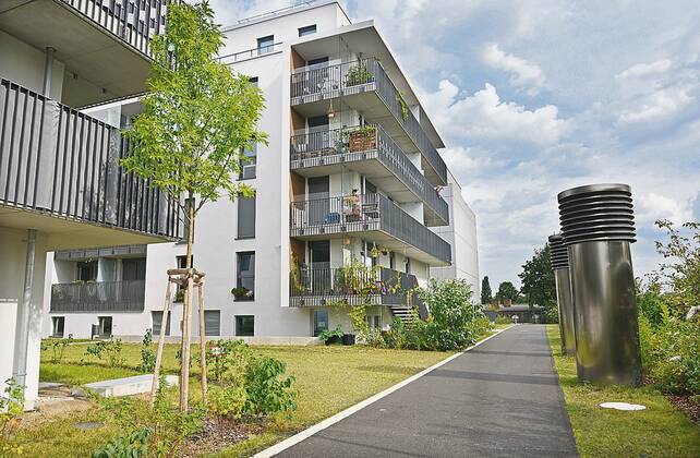 The new urban quarter on Bautzener Strasse in Berlin Schöneberg, started on 28 July 2020 Housing construction, housing market, real estate, rental apartments, condominiums, rent brake, rent cap, new construction, new buildings, Kiez Berlin, gentrification Berlin Germany Copyright: xKittyxKleist-HeinrichxTSPx