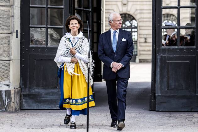 King Carl XVI Gustaf, queen Silvia National Day celebrations, Open Palace, Royal Palace of Stockholm, 2018-06-06 (c) Carolina Byrmo IBL Öppet slott - nationaldagsfirande pa Kungliga slottet, 2018-06-06 Stockholm Sverige x2499x  Copyright: xCarolinaxByrmo TTx National Day celebrations, Open Palace, Royal Palace of Stockhol
