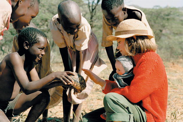 NOWHERE IN AFRICA Date: 2001. Strictly editorial use only in conjunction with the promotion of the film. Credit line mandatory. This image is copyright of the film company and is supplied under the terms of issue as film still. No commercial or book cover use permitted without prior consent from the film company. Mandatory credit line: Image courtesy BAVARIA FILM CONSTANTIN FILM PRODUCKTION MTM CINETEVE Ronald Grant Archive Mary Evans