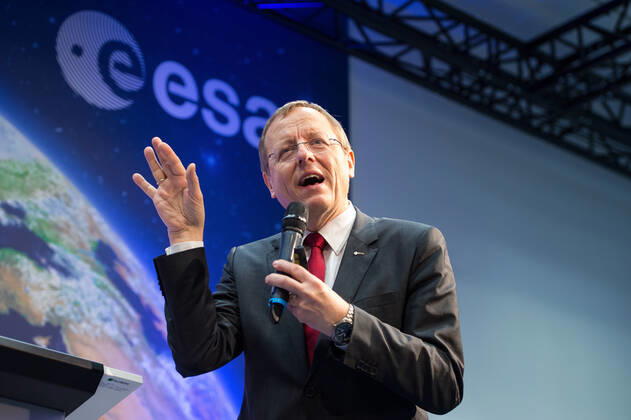 ESA Press Conference, Astronaut Dr Matthias Maurer 02 02 2017 Darmstadt x1x ESA, European Space Operations Centre Press Conference, Introduction of ESA Astronaut Dr Matthias Maurer In picture l r Prof Jan Wörner ESA Director General Frankfurt Frankfurt Hessen Germany