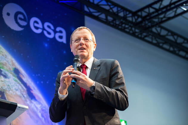 ESA Press Conference, Astronaut Dr Matthias Maurer 02 02 2017 Darmstadt x1x ESA, European Space Operations Centre Press Conference, Introduction of ESA Astronaut Dr Matthias Maurer In picture l r Prof Jan Wörner ESA Director General Frankfurt Frankfurt Hessen Germany