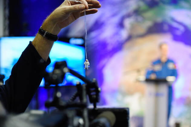 ESA Press Conference, Astronaut Dr Matthias Maurer 02 02 2017 Darmstadt x1x ESA, European Space Operations Center Press Conference, Introduction of ESA Astronaut Dr Matthias Maurer In the picture l r A camera team holds up a small astronaut and in front of the camera Frankfurt Frankfurt Hessen Germany
