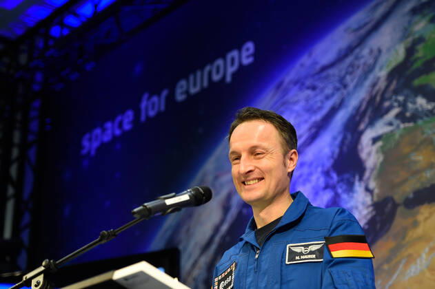 ESA Press Conference, Astronaut Dr Matthias Maurer 02 02 2017 Darmstadt x1x ESA, European Space Operations Center Press Conference, Introduction of ESA Astronaut Dr Matthias Maurer In the picture l r Dr Matthias Maurer Frankfurt Frankfurt Hessen Germany