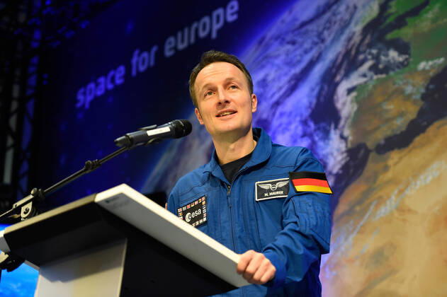 ESA Press Conference, Astronaut Dr Matthias Maurer 02 02 2017 Darmstadt x1x ESA, European Space Operations Center Press Conference, Introduction of ESA Astronaut Dr Matthias Maurer In the picture l r Dr Matthias Maurer Frankfurt Frankfurt Hessen Germany