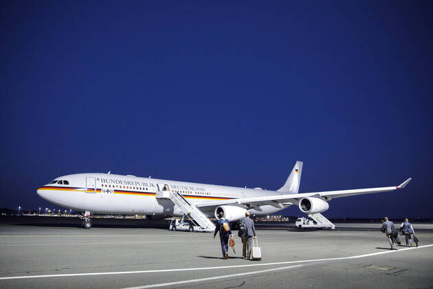 Federal Foreign Minister Heiko Maas, SPD, boarding an air force plane to Italy on his trip to Libya Berlin, 17 08 2020 Berlin Germany Copyright: xJaninexSchmitz photothek.netx