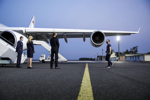 Federal Foreign Minister Heiko Maas, SPD, boarding an air force plane to Italy on his trip to Libya Berlin, 17 08 2020 Berlin Germany Copyright: xJaninexSchmitz photothek.netx