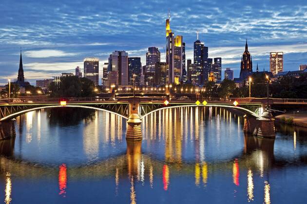 City view in the evening with Main and banking district, Frankfurt am Main, Hesse, Germany, Europe Copyright: imageBROKER/StefanxZiese iblszi05851020