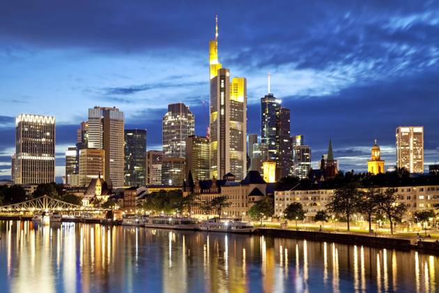 City view in the evening with Main and banking district, Frankfurt am Main, Hesse, Germany, Europe Copyright: imageBROKER/StefanxZiese iblszi05851022