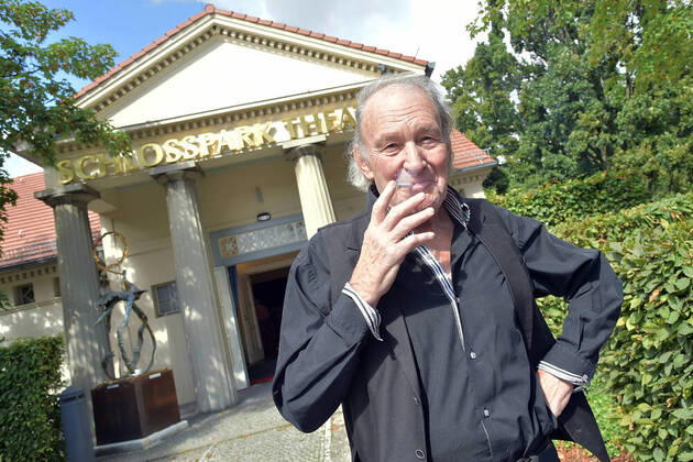 Jahres PK SchlossparkTheater Michael Mendl smoking Photo session after the Jahres PK at the SchlossParkTheater in Berlin on 31 08 2020 Photopress Mueller