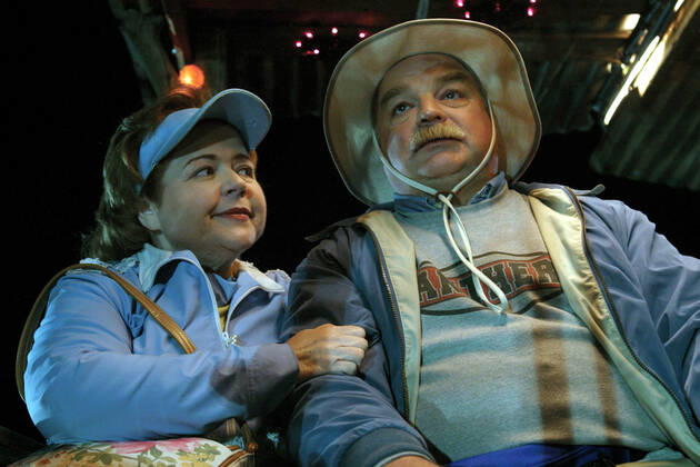 HATCHET Mrs Permatteo and Mr Permatteo (RICHARD RIEHLE) Date: 2006. Strictly editorial use only in conjunction with the promotion of the film. Credit line mandatory. This image is copyright of the film company and is supplied under the terms of issue as film still. No commercial or book cover use permitted without prior consent from the film company.  Mandatory credit line: Image courtesy ARIESCOPE PICTURES Ronald Grant Archive Mary Evans