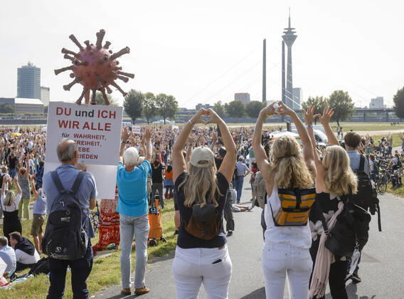 Duesseldorf, North Rhine-Westphalia, Germany Demonstration against the health policy of the Federal Government and the measures to limit the spread of the coronavirus pandemic, corona deniers, opponents of vaccination and adherents of diffuse conspiracy theories, demonstrate against restrictions on freedom to contain the corona crisis Duesseldorf North Rhine-West