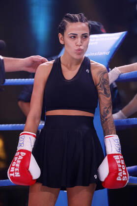 Elena Miras at the 2 fight evening of Das große SAT Promiboxen in Die Halle Tor 2 Cologne, 25 09 2020 Foto:xC.xHardtx xFuturexImage