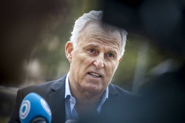Dutch crime reporter Peter R de Vries, spokesperson for the Verstappen parents, talks to the press during the substantive handling of the lawsuit against Jos B , who is suspected of kidnapping, abusing and killing Nicky Verstappen, in Maastricht, the Netherlands, 28 September 2020 ANP MARCEL VAN HORN  Copyright: xHollandsexHoogtex xxANPx x423317608x