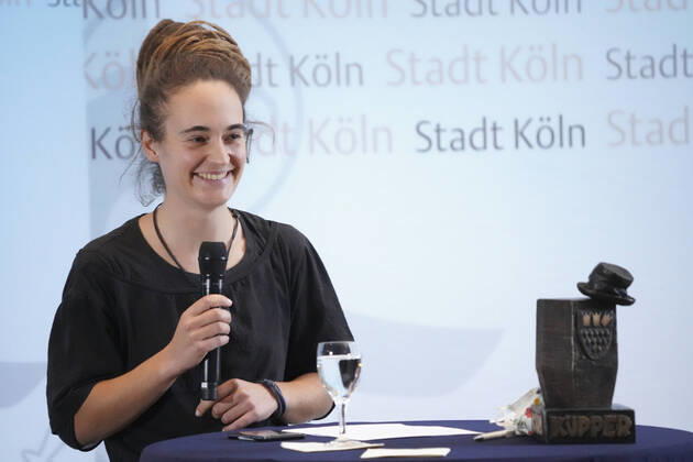 Presentation of the Karl Kuepper Award 2020 for Carola Rackete in the Historical City Hall Cologne 19 10 2020, Cologne, Carola Rackete smiles and smiles during her speech at the presentation of the Karl Kuepper Award for her special commitment and moral courage in the refugee aid in the Historical City Hall Cologne North Rhine-Westphalia Germany