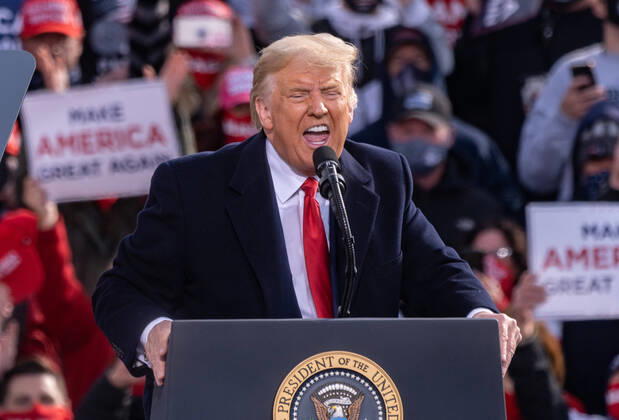Bilder des Jahres 2020, News 10 Oktober News Themen der Woche KW43 News Bilder des Tages October 25, 2020, Pro Star Aviation, Londonderry, New Hampshire USA: President Donald Trump campaigns at Pro Star Aviation in Londonderry, N.H.  (147054875)