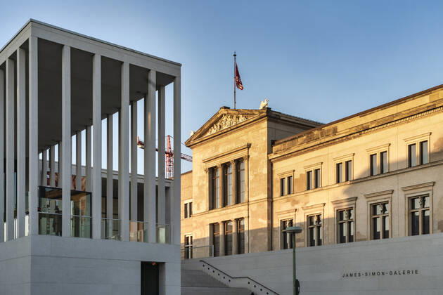 Pergamonmuseum, James Simon Galerie, architect David Chipperfield, entrance to the Pergamonmuseum, Museum Island, Berlin Pergamonmuseum, James Simon Galerie, architect David Chipperfield, new visitor centre at Kupfergraben, entrance to the Pergamonmuseum, Museum Island, Berlin