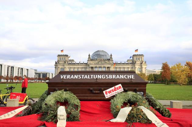 Demonstration to save the event industry from the Action Alliance Red Alert Berlin, 28 10 2020 Foto:xS.xGabschx xFuturexImage