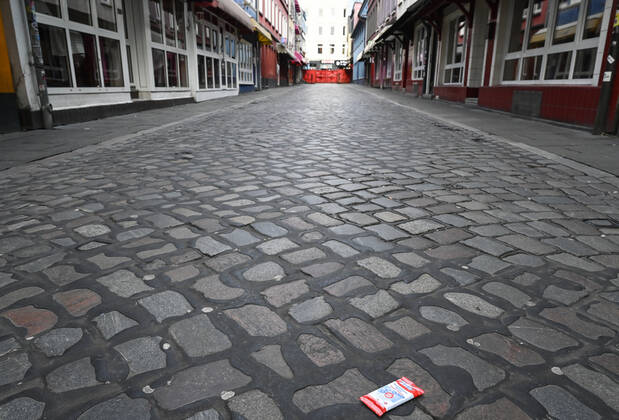 Corona Pandemie, lock down, geschlossene Bordelle in der Herbertstraße auf Hamburg St. Pauli Hamburg Deutschland