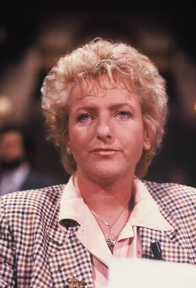 Moderator and journalist Gisela Marx poses on 06 06 1988