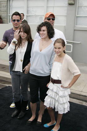 Scout Willis, Bruce Willis, Rumer Willis & Tallulah Willis Bruce Willis & Daughters Sony Playstation Bandtogether Smashbox Studios, Culver City, Los Angeles, Usa 10 December 2005  Copyright: MaryxEvansxAllstarxGrahamxWhitbyxBoot 12995678