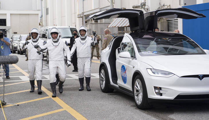 November 12, 2020, Cape Canaveral, FL, United States of America: The NASA SpaceX Commercial Crew astronauts walk out of the Neil A. Armstrong Operations and Checkout Building to depart for Launch Complex 39A during a dress rehearsal at the Kennedy Space Center November 12, 2020 in Cape Canaveral, Florida. Standing from left to right are: NASA astronauts Victor Glover, Mike Hopkins, and JAXA astronaut Soichi Noguchi. Cape Canaveral United States of America - ZUMAp138 20201112_zaa_p138_014 Copyright: xJoelxKowsky Nasax