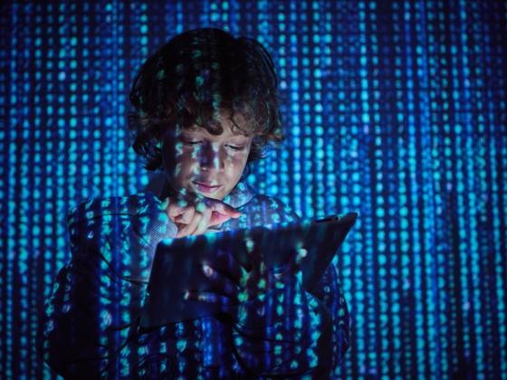 Hacker boy using tablet, Model released Copyright: xPhilippexDegrootex MR