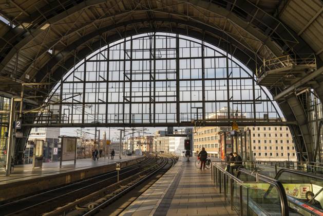 The suburban and regional train station Alexanderplatz in Berlin Mitte Photo Volker Hohlfeld Alexanderplatz Station