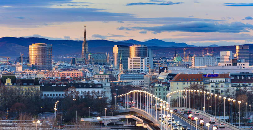 Vienna city center, river Donau (Danube), bridge Reichsbrücke, cathedral Stephansdom (St. Stephen s Cathedral) Wien, Vienna Wien Austria 00. overview