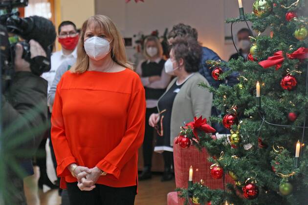 Lichtentanne Lichtentanne LK Zwickau Corona vaccination start nursing home 27 12 2020 lz Lichtentanne LK Zwickau Corona vaccination start nursing home Petra Koepping Minister for Social Affairs said in Lichtentanne This vaccination is like a Christmas present In the picture Koepping at the vaccination start In the nursing home 27 12 2020 Copyright: xKoehler Eibner-Pressefotox EP_rkr