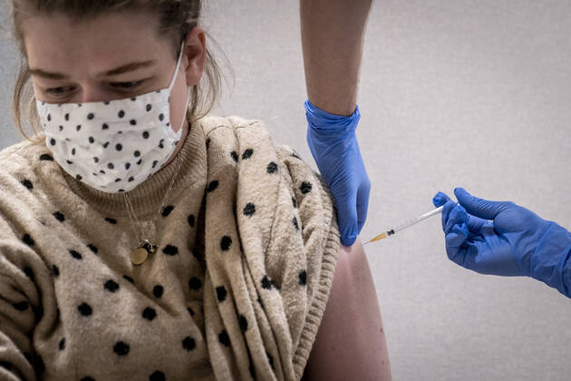 Health personnel and here Maria is vaccinated at Sjaellands Universitetshospital in Roskilde, Sunday 27 December 2020 Ten months after the first confirmed case of covid 19 in Denmark, the first vaccinations were initiated on Sunday. The Prime Minister compared with moon landing  Copyright: RitzauxScanpix MadsxClausxRasmussenx cop777 spdk20201227-183450-L