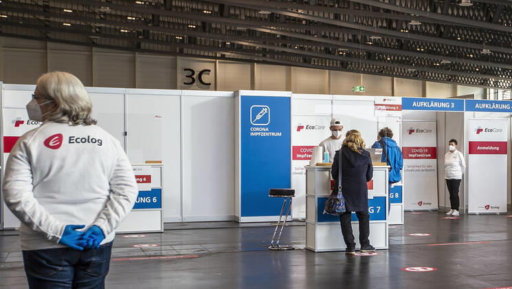 Nuremberg, NuernbergMesse, 27 12 2020, The first Corona vaccinations Picture The registration area of the Corona vaccination center. Copyright: HMBxMedia JulienxBecker