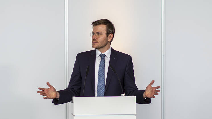 Nuremberg, NurembergMesse, 27 12 2020, The first Corona vaccinations picture Marcus Koenig mayor of the city of Nuremberg gives a speech Copyright: HMBxMedia JulienxBecker