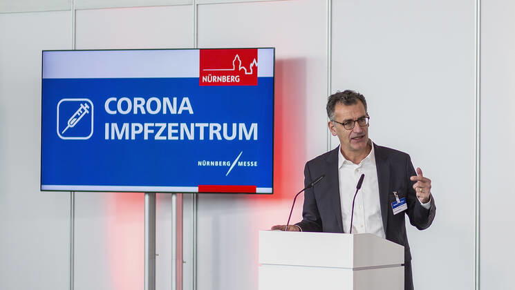 Nuremberg, NurembergMesse, 27 12 2020, The first Corona vaccinations Picture Professor Dr Achim Jockwig Chairman of the Board of the Nuremberg Hospital gives a speech Copyright: HMBxMedia JulienxBecker