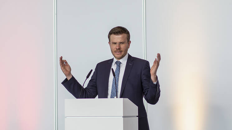 Nuremberg, NurembergMesse, 27 12 2020, The first Corona vaccinations picture Marcus Koenig mayor of the city of Nuremberg gives a speech Copyright: HMBxMedia JulienxBecker