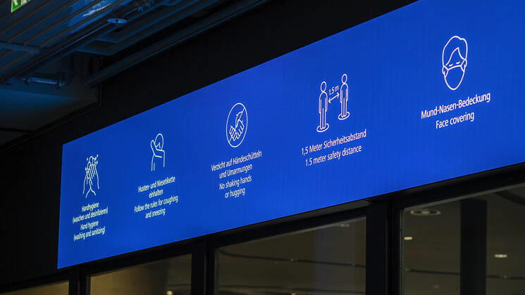 Nuremberg, NuernbergMesse, 27 12 2020, The first corona inoculations picture At the inside entrance, notes on the corona rules are shown Copyright: HMBxMedia JulienxBecker