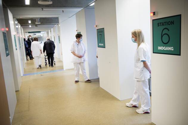 The vaccination center at Athenevaenget in Odense opens Here, all citizens can come and be vaccinated during 2021 In the first instance, it is people aged 65 and up who receive both personal care and practical help. The vaccination center opens on Monday 4 January 2021, Odense Denmark  Copyright: xTimxKildeborgxJensen. TimxKildeborgxJensenx cop101 spdk20210104-134626-L