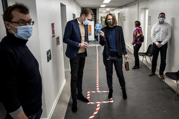 Regional Council Chairman of Region Zealand Heino Knudsen S visits the new Covid 19 vaccination center, which has opened at Slagelse Hospital, Thursday 7 January 2021, Slagelse Denmark  Copyright: RitzauxScanpix MadsxClausxRasmussenx cop103 spdk20210107-153814-L