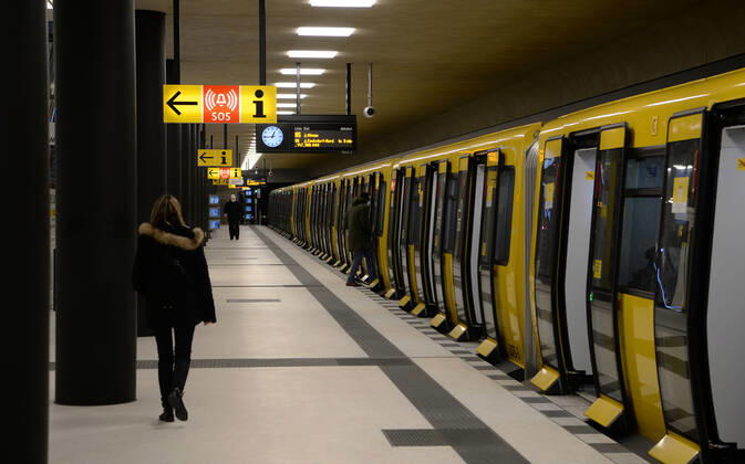 Berlin in the phase of the coronavirus crisis, in the picture U station Unter den Linden, 08 01 2021, Copyright: xSebastianxRäppoldx xMatthiasxKox