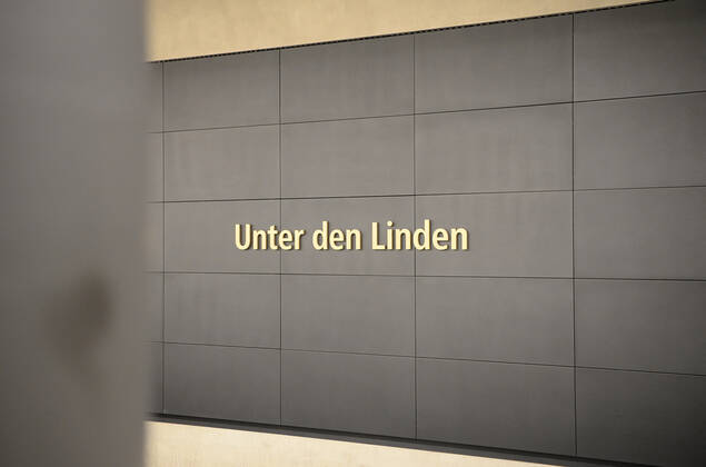 Berlin in the phase of the coronavirus crisis, in the picture U station Unter den Linden, 08 01 2021, Copyright: xSebastianxRäppoldx xMatthiasxKox