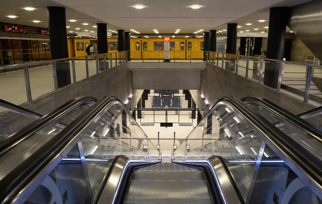 Berlin in the phase of the coronavirus crisis, in the picture U station Unter den Linden, 08 01 2021, Copyright: xSebastianxRäppoldx xMatthiasxKox