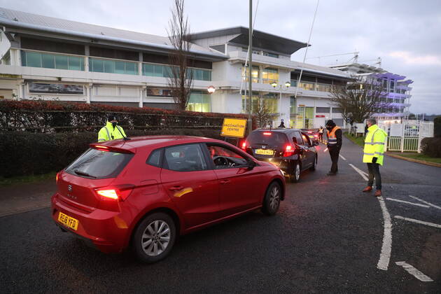 . 11 01 2021. Epsom, United Kingdom. The Covid 19 vaccination hub at the Epsom Racecourse in Surrey, as mass vaccinations start across the UK today . xStephenxLockx xi-Imagesx IIM-21977-0010