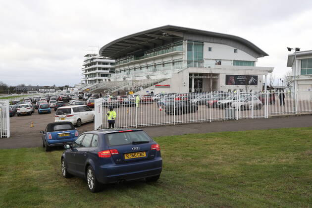 . 11 01 2021. Epsom, United Kingdom. The Covid 19 vaccination hub at the Epsom Racecourse in Surrey, as mass vaccinations start across the UK today . xStephenxLockx xi-Imagesx IIM-21977-0046